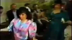 ی زمانی سقف آرزوی دخترا این بود در عروسیا اینجوری بلرزونن😁😐