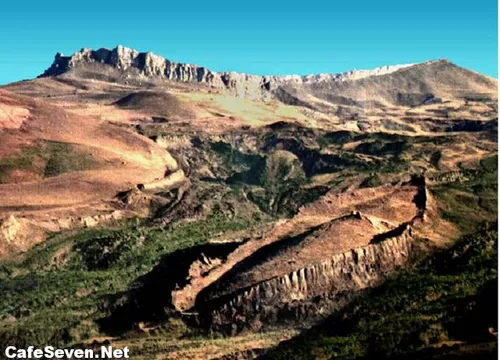 بقایای کشتی نوح در کوه های آرارات پیدا شد / قدمت ۵۰۰۰ سال