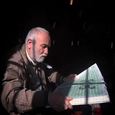 A #Palestinian man reads the Quraan in al Aqsa Mosque in 