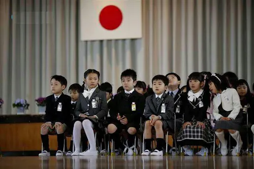 دانش آموزان ژاپنی تا کلاس چهارم هیچ امتحانی ندارند و فقط 