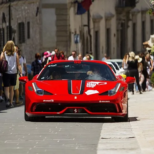@jcartu taking over the city! Ferrari 458Speciale