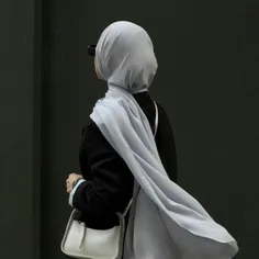 {دور از تو بادا اهرمن..ایران من..ایران من!...}