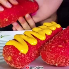 خوردن کورن داگ🌭🌭