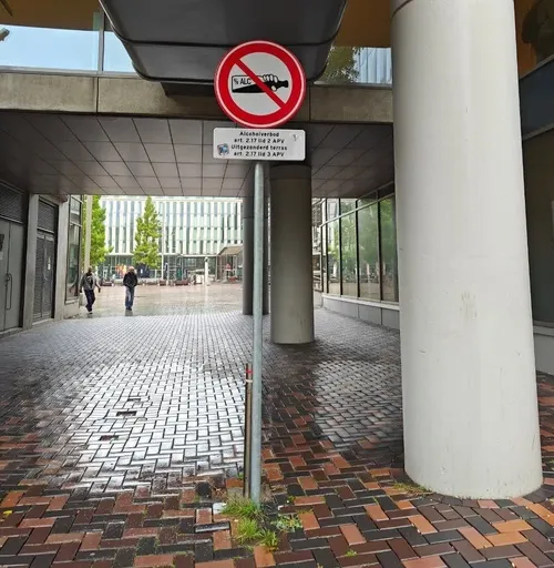 خوردن مشروبات الکلی در انظار عمومی در هلند ممنوع شده. به 