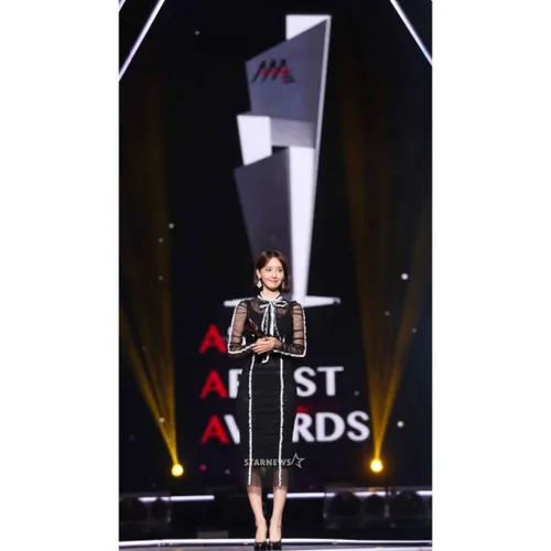 یونا در فرش قرمز Asia Artist Award 😻 🍃 ~
