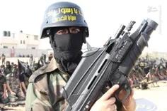 سرباز فلسطيني و سلاح FN-۲۰۰۰ در نوار غزه