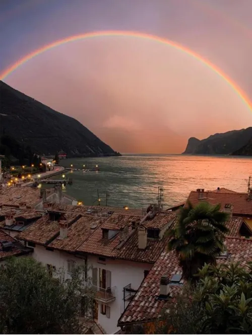 رنگین کمان بر فراز دریاچه گاردا 🌈 😍 دریاچه گاردا بزرگترین