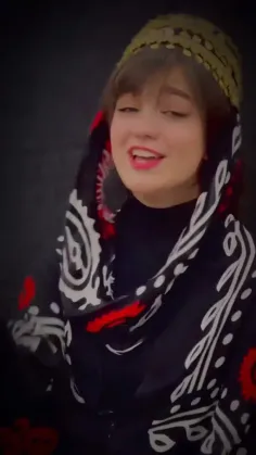 چه فرقی دری وختی عروس کرماشانه😉😍