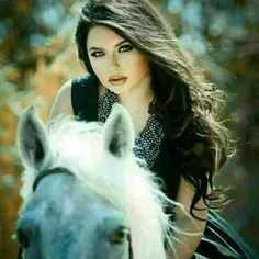 دختر و اسب سفید ،عکس خاص