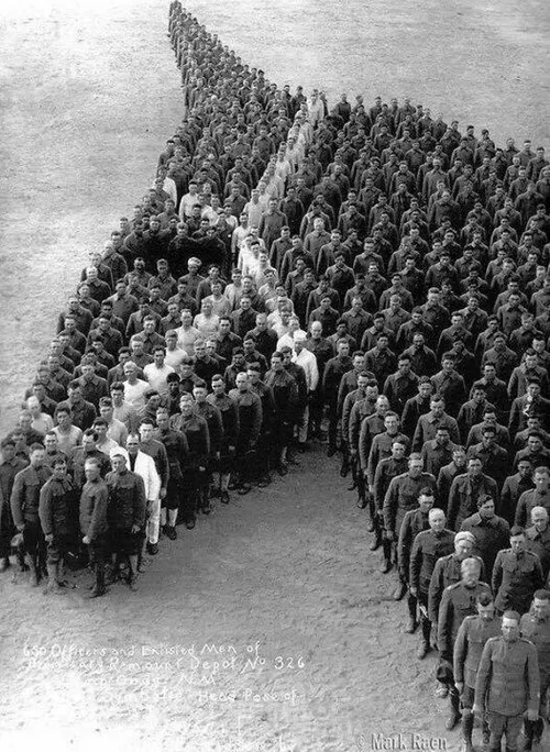 ادای احترام سربازان جنگ جهانی اول
