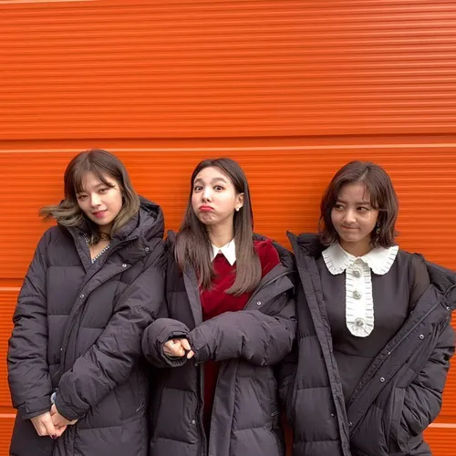 ° upinsta Nayeon Jihyo Jeongyeon TWICE°