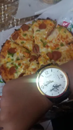اینم از پیتزای امشب ما #پیتزا#ساعت لایک ودنبال و کامنت مق
