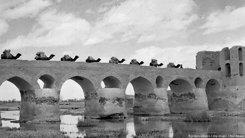 تصویر پل شهرستان در اصفهان بازمانده از دوران ساسانیان در 