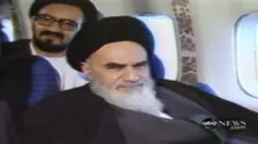 امام در هواپیما در حال بازگشت به ایران