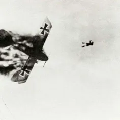 خلبان هواپیمایی المانی؛ که هواپیمایش مورد اصابت پدافند ان