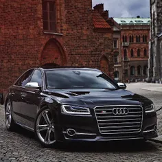 Audi-S8