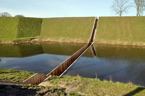پل غرق شده هلند درون آب ساخته شده و تصور می شود مردم از د