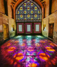 هندسه ناب و ترکیب رنگ شگفت انگیز در قلعه کریم خان زند شیر