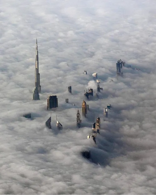 معنی آسمان خراش اینجا کاملا مشهوده دبی , امارات متحده عرب