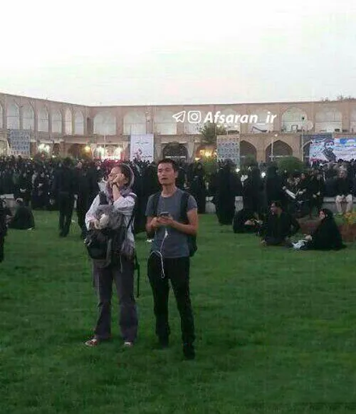 گردشگران چینی در میدان امام اصفهان: این جمعیت برای بدرقه 