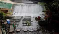 رستوران آبشار در فیلیپین