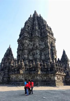 این معبد بزرگترین معبد هندوی کشور اندونزی است که در لیست 