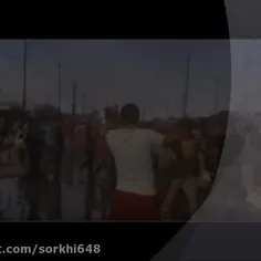 کشیدن جنازه ی داعشی توسط مردم موصل عراق 
