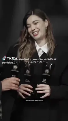 همچنان من😂😅