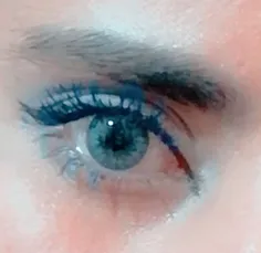 با لنز آبی یا رنگ چشم خودم؟!