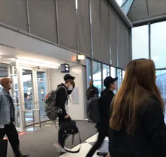 پسرا در فرودگاه درحال ترک شیکاگو 