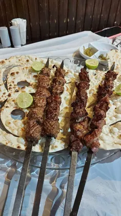 شب بخیر به تو که بسیار دلتنگ و بسیار خسته‌ای، و گفتن از د