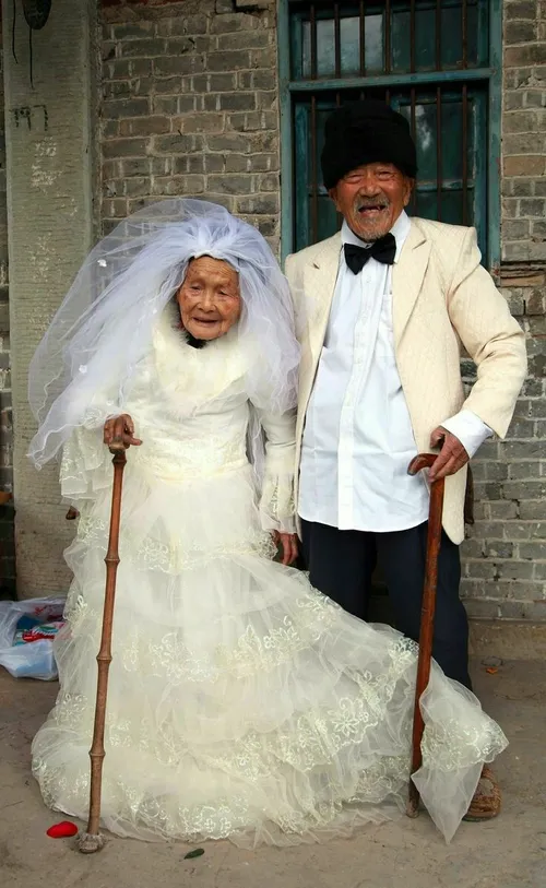 پیرترین عروس وداماد