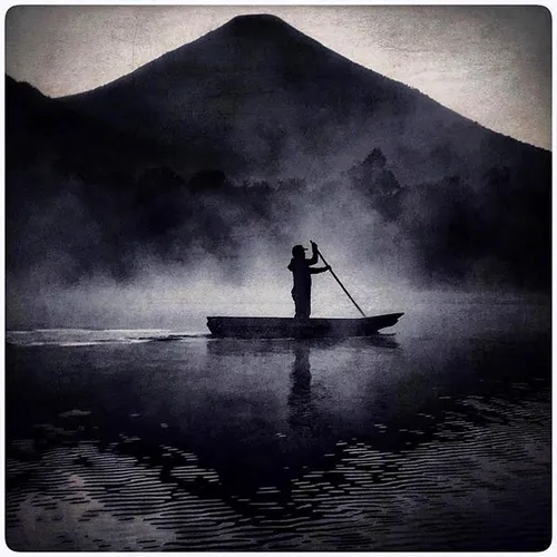 Lonely Man. Atitlan lake, Guatemala. - Hombre solitario. 