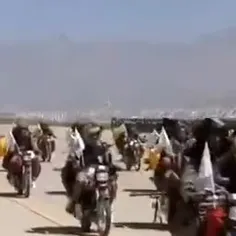 🎥فیلم رژه توهین آمیز طالبان به ایران با دبه‌های زرد