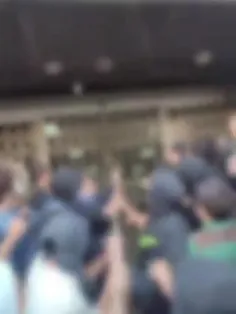 🎥 ویدئویی از لحظه شکستن درب ساختمان اداری دانشگاه امیرکبی