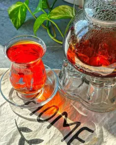 چای ام سرد می شود در کنار کسی که دوستش دارم؛ ولی هیچکس نم