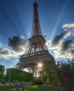 نمایی نزدیک والبته زیباازبرج ایفل&فرانسه