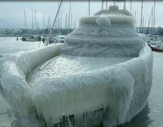 قایقی غرق در یخ! شهر "یاکوتسک" روسیه #بخون