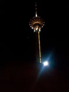 این عکس رو خودم گرفتم . برج میلاد تهران
