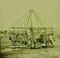 تصویری از اولین شهربازی در زمان قاجار