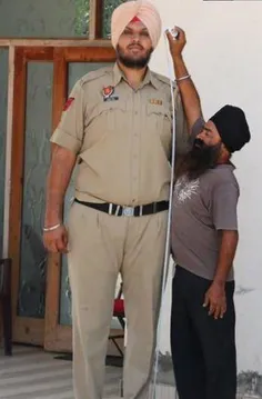 قدبلندترین افسر پلیس جهان در هند خدمت می‌کند.