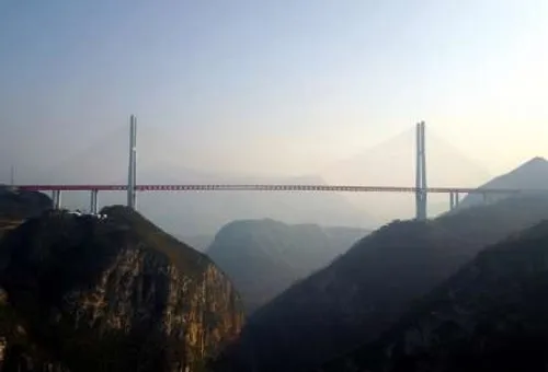 ساخت بزرگترین پل معلق جهان در چین