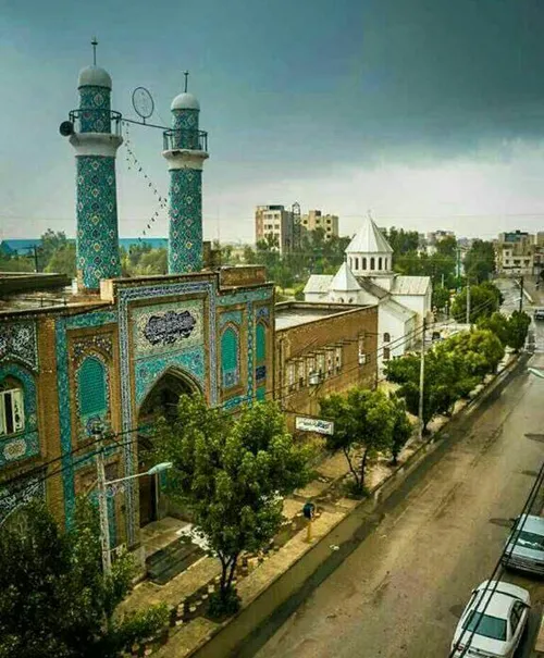 آبادان تنها شهر جهان است که دیوار مسجد و کلیسایش یکی است