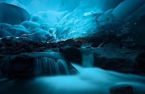 غارهای یخی مندن هال٬ آلاسکا
