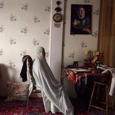 Photographer’s grandma performs Muslim prayer at home. #R