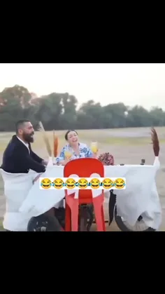 صبحانه اینجوری میچسبه😂😍