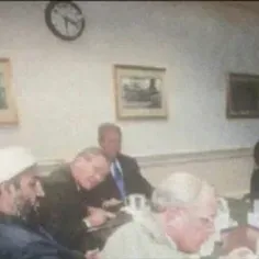 🔴تصویری از ملاقات جورج بوش با اسامه بن لادن قبل از یازده 