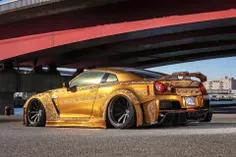 Nissan GT-R Gold 