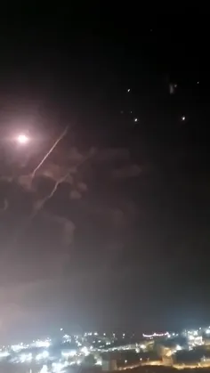 🔻 ویدیو| عبور موشک‌های دوربرد ایرانی از تور پدافندی چندلا