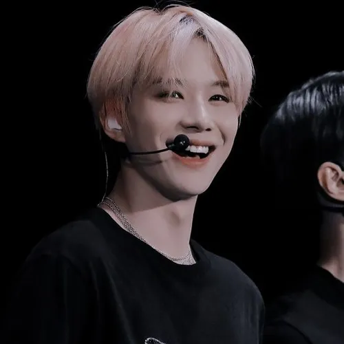 mochi** 🌈 jungwoo FromDarkness